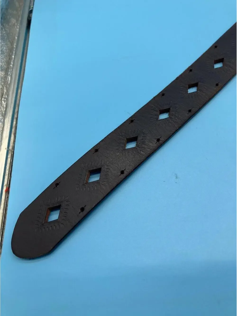 Dockers Belt Mens Large Brown Leather Diamond Cutout Adjustable Buckle Pattern